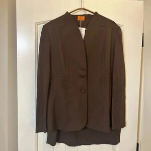 NWT Mary Crafts 2 Piece Ladies Brown Suit. Size 16. Comfort core. Office cor…